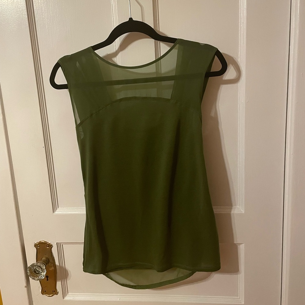 RW & Co. sleeveless, cowl back top in olive. XS